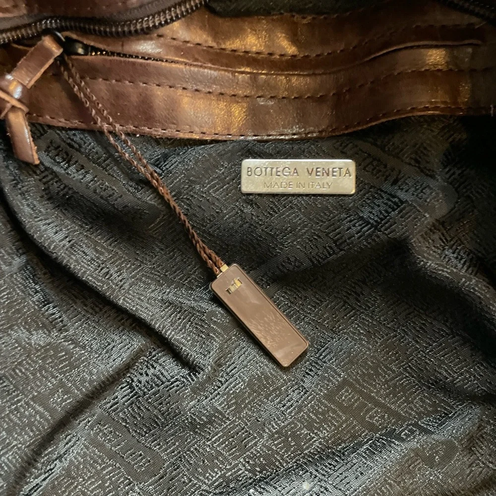 Bottega Veneta woven and leather small tote - Picture 13 of 16